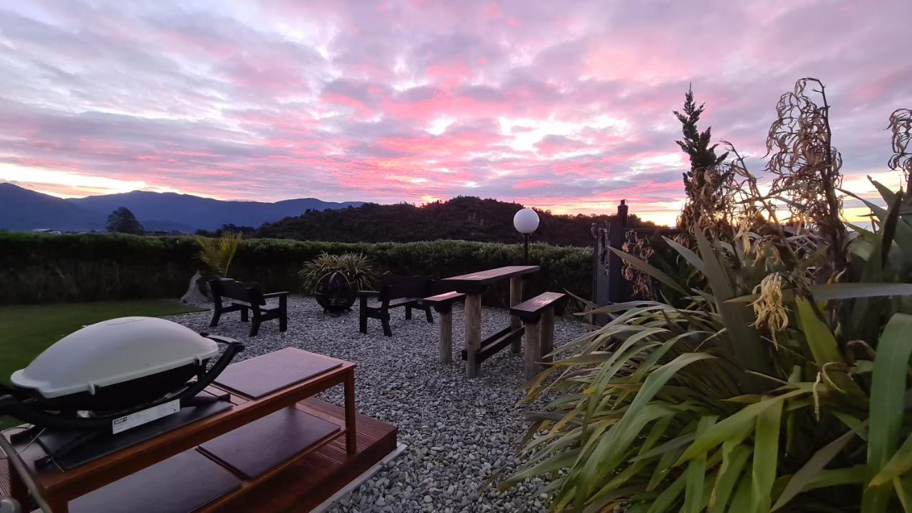 Rocky Ridge Cottage ทาคาคา ภายนอก รูปภาพ