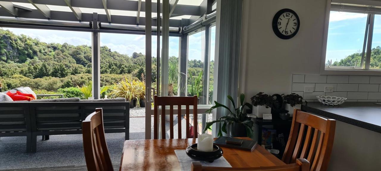 Rocky Ridge Cottage ทาคาคา ภายนอก รูปภาพ