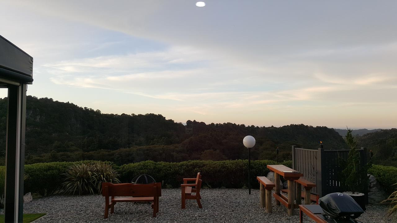 Rocky Ridge Cottage ทาคาคา ภายนอก รูปภาพ